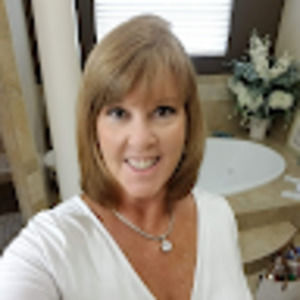 Meet your Posher, Lena